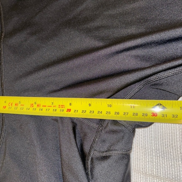 2/$30 Under Armour Jet Black Compression Active Leggings Size XL - Picture 6 of 9